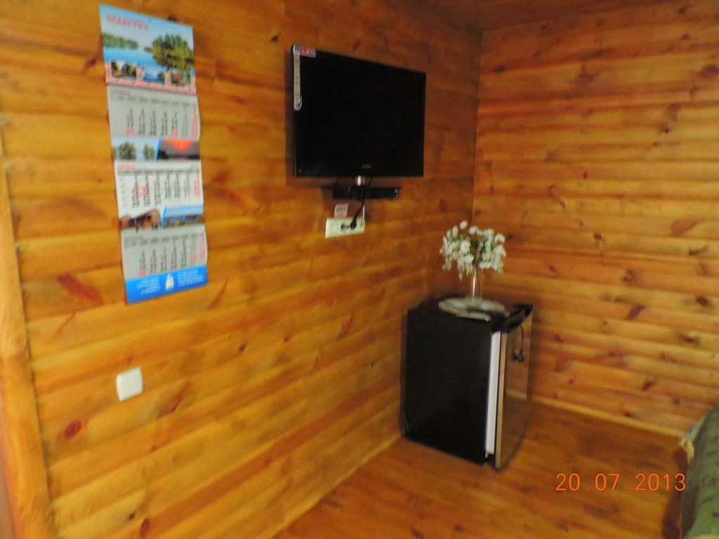 Slavutich Hotel Nova Kakhovka Room photo