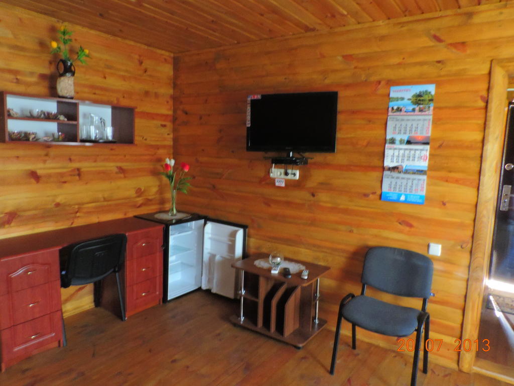 Slavutich Hotel Nova Kakhovka Room photo