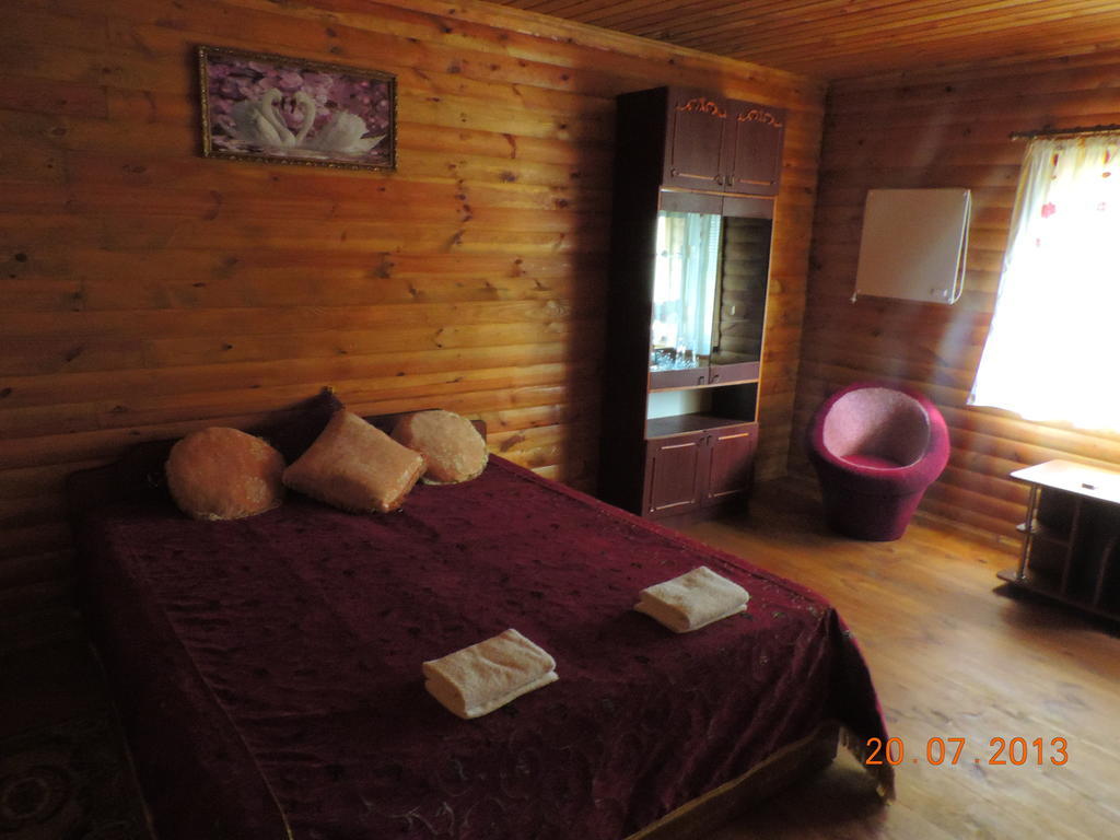 Slavutich Hotel Nova Kakhovka Room photo